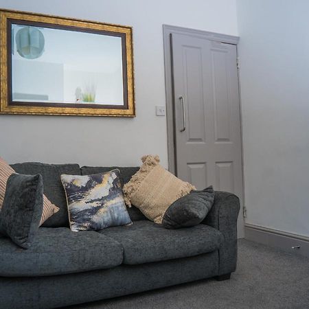 The Highfield Villa, 5 Bedrooms, Northampton Centre, Sleeps 10 מראה חיצוני תמונה