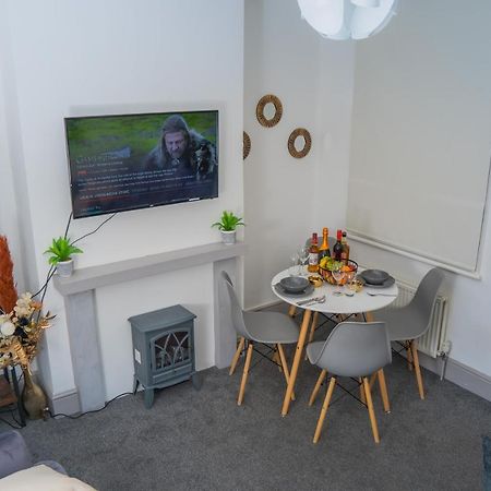 The Highfield Villa, 5 Bedrooms, Northampton Centre, Sleeps 10 מראה חיצוני תמונה