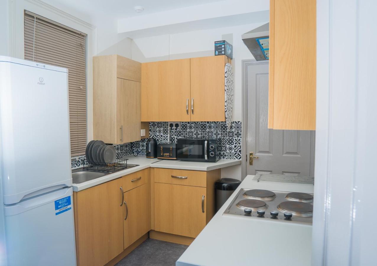 The Highfield Villa, 5 Bedrooms, Northampton Centre, Sleeps 10 מראה חיצוני תמונה