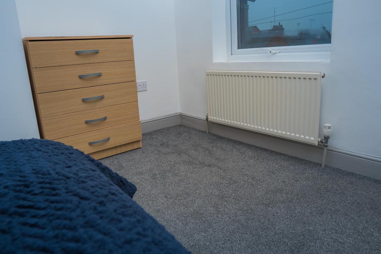The Highfield Villa, 5 Bedrooms, Northampton Centre, Sleeps 10 מראה חיצוני תמונה