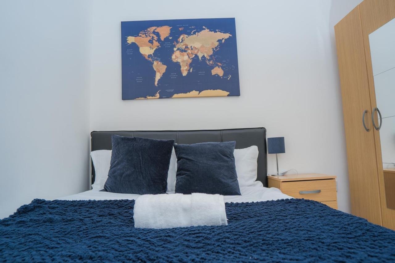 The Highfield Villa, 5 Bedrooms, Northampton Centre, Sleeps 10 מראה חיצוני תמונה