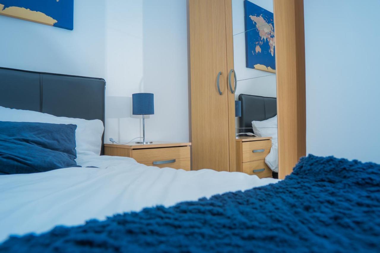 The Highfield Villa, 5 Bedrooms, Northampton Centre, Sleeps 10 מראה חיצוני תמונה