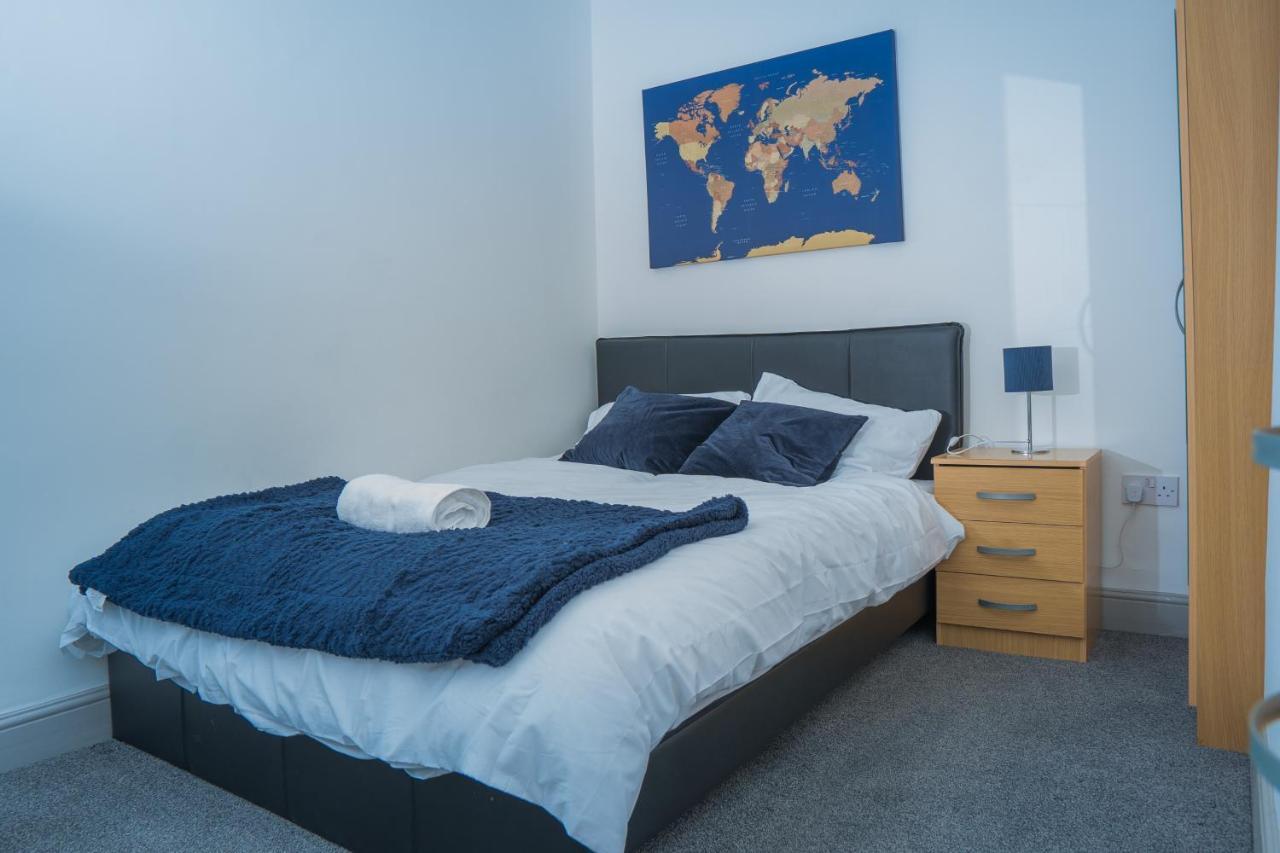 The Highfield Villa, 5 Bedrooms, Northampton Centre, Sleeps 10 מראה חיצוני תמונה