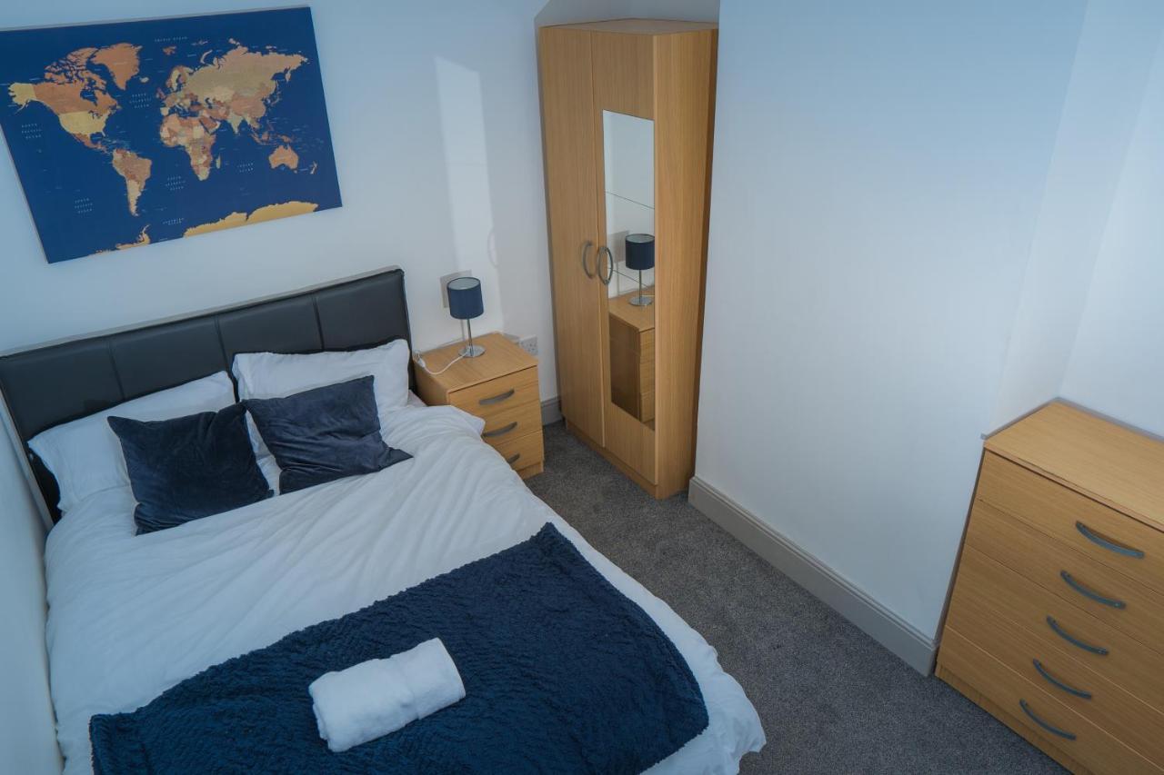 The Highfield Villa, 5 Bedrooms, Northampton Centre, Sleeps 10 מראה חיצוני תמונה