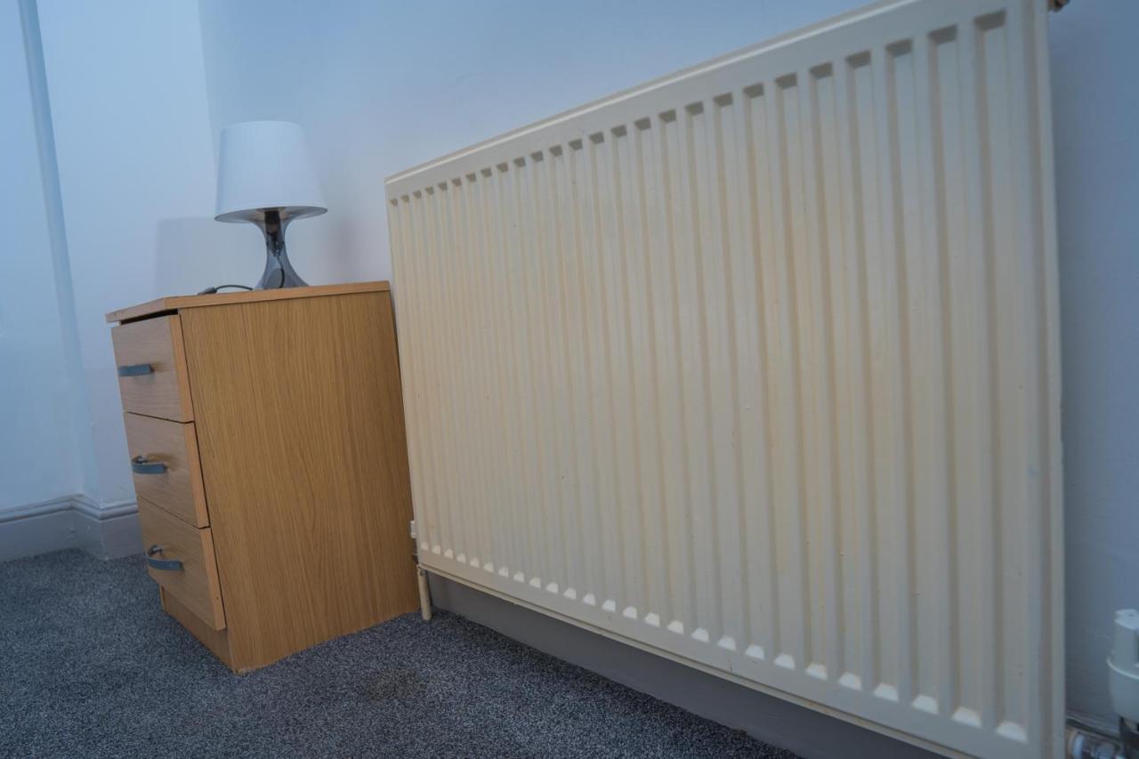 The Highfield Villa, 5 Bedrooms, Northampton Centre, Sleeps 10 מראה חיצוני תמונה